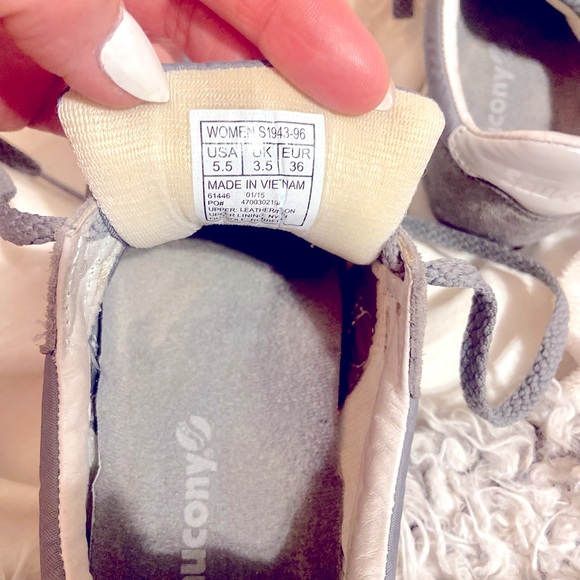 Saucony womens size 5.5 excellent condition - Picture 6 of 8